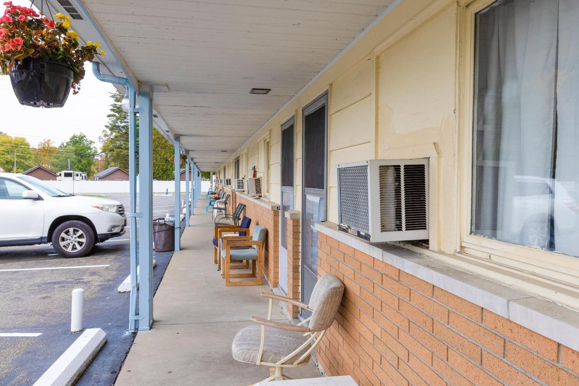 Parkside Motel By Oyo Meadville Conneaut Lake Conneaut Lakeshore Exterior photo